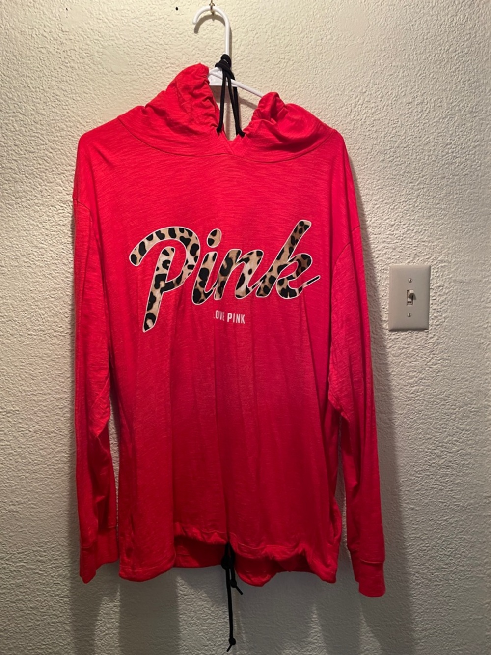 PINK Victoria's Secret Hot Pink Leopard Script Hoodie. Super cute! Very roomy,